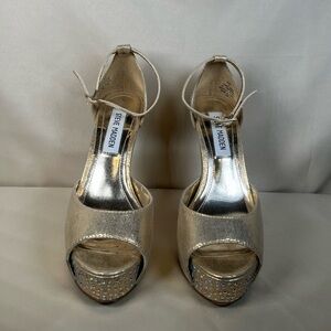 Steve Madden Metallic Gold Heels